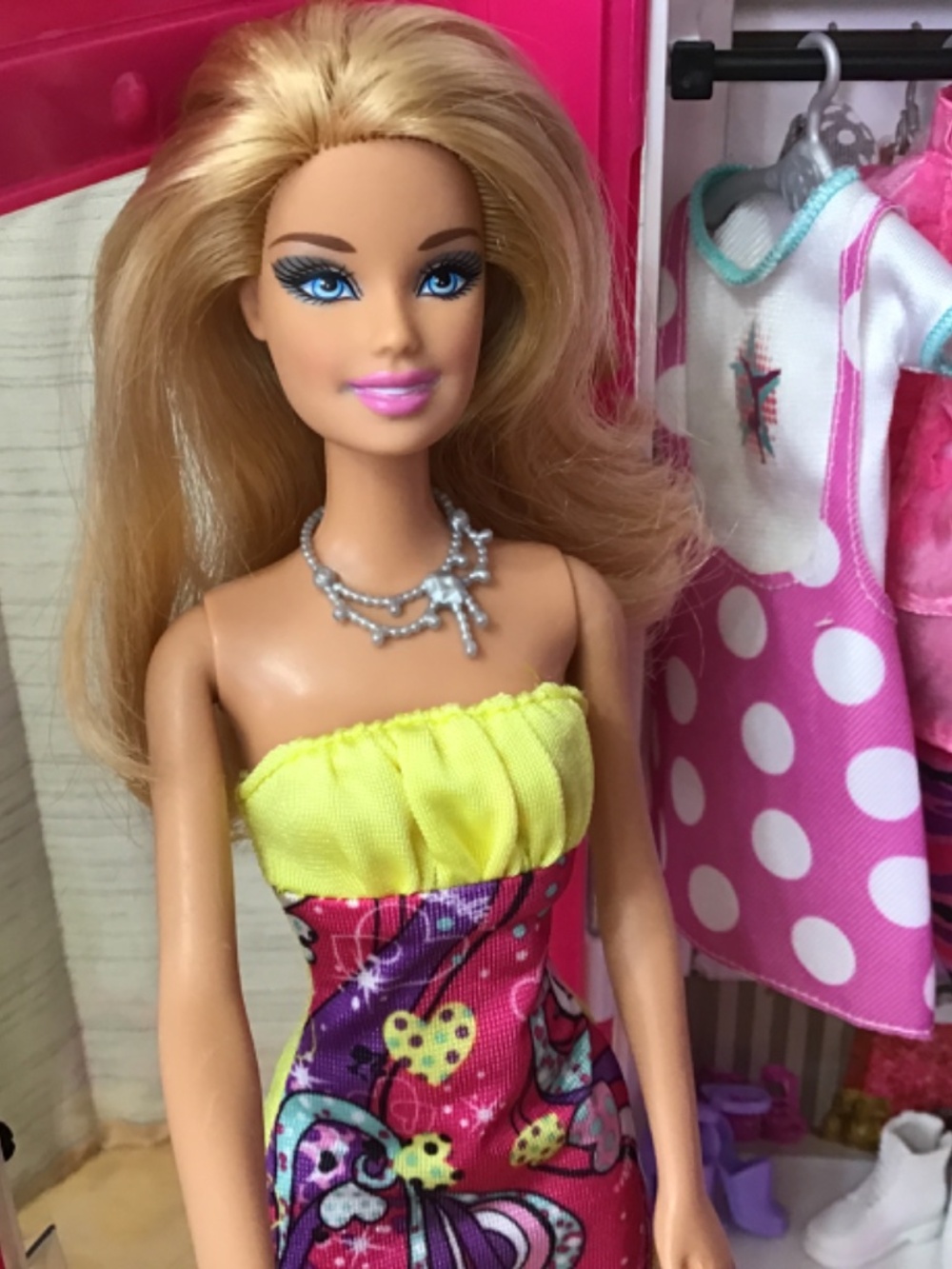 Barbie Doll and Closet with Clothes - Picture 2 of 12